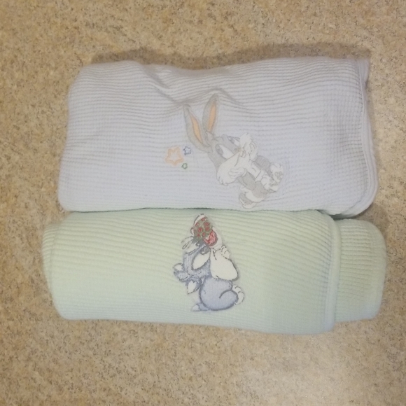 2 Vintage Baby Looney Tunes baby blankets Bugs Bunny, Sylvester - Picture 1 of 5